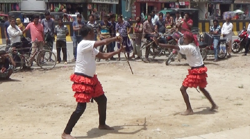 ঝিনাইদহে গ্রাম-বাংলার ঐতিহ্যবাহী লাঠি খেলা