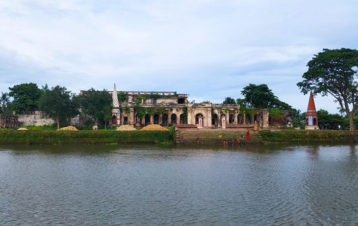 ঘুরে আসুন হরিপুর রাজবাড়ি