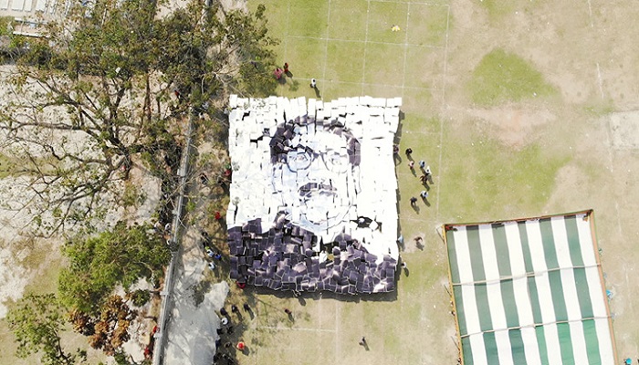 ৭২০ শিক্ষার্থী বানালো বঙ্গবন্ধুর ৩০০০ বর্গফুট প্রতিকৃতি