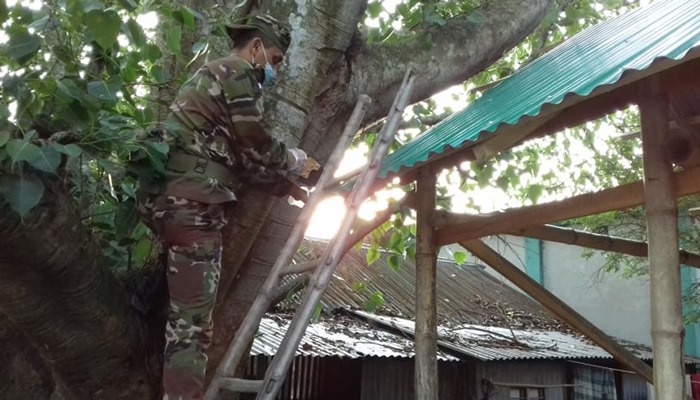 আম্পানে ক্ষতিগ্রস্তর ঘর নির্মাণ করে দিলো সেনাবাহিনী