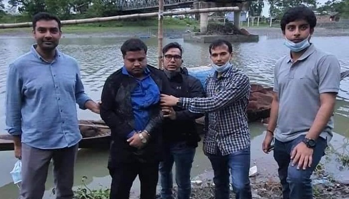 ড্রেনের ভেতর শুয়ে ছিলেন প্রতারক সাহেদ