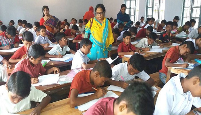 করোনায় পৃথক সুখবর পাচ্ছেন শিক্ষকরা