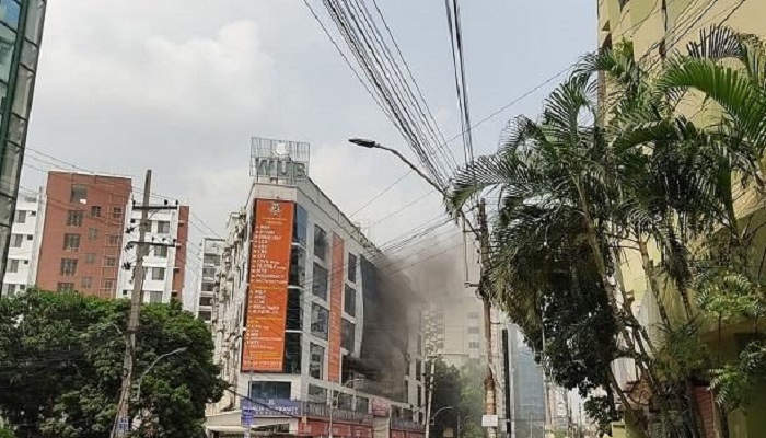 ওয়ার্ল্ড ইউনিভার্সিটির আগুন নিয়ন্ত্রণে