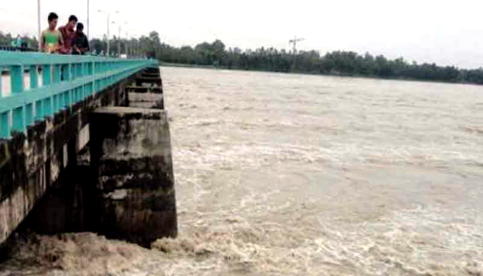 নদীর পানি বাড়ছে, ২০ জেলায় বন্যার শঙ্কা