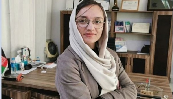তালেবানের চোখ ফাঁকি দিয়ে দেশ ছাড়লেন আফগান নারী মেয়র