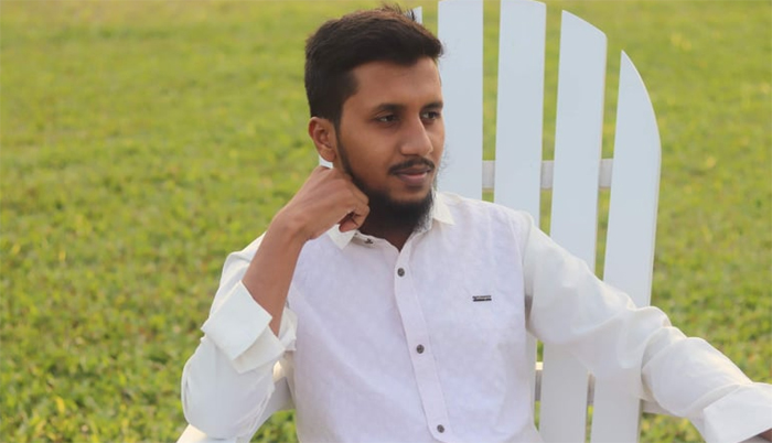 যেভাবে সফল তরুণ উদ্যোক্তা মনোয়ার