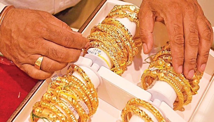 কমলো সোনার দাম, শুক্রবার থেকেই কার্যকর