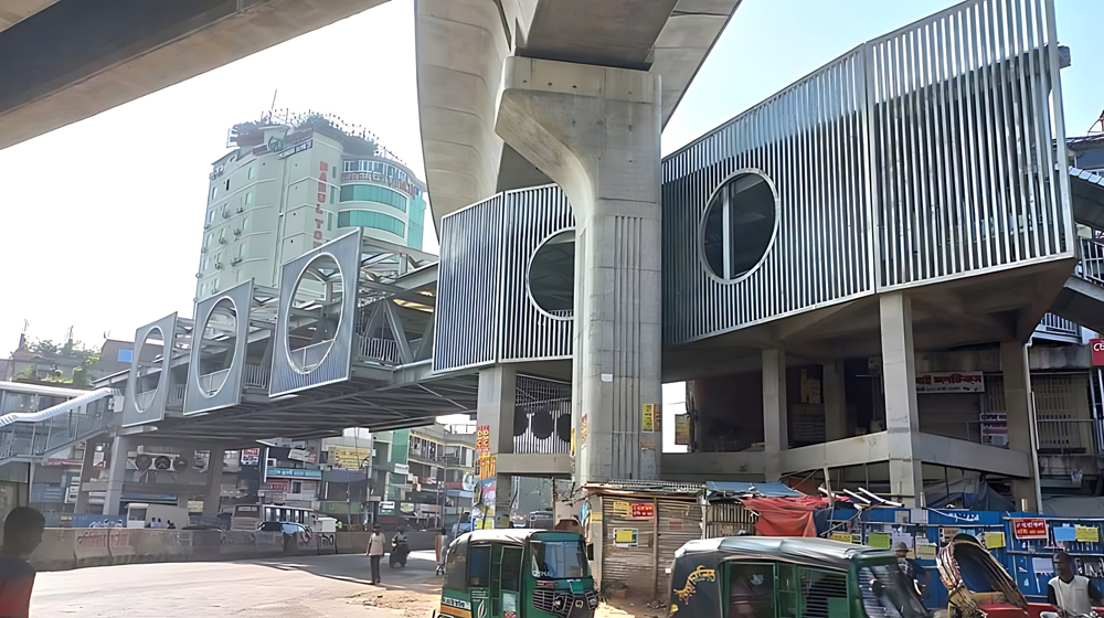 উন্মুক্ত হলো ফার্মগেটে সংসদ ভবনের আদলে নান্দনিক ফুটওভার ব্রিজ