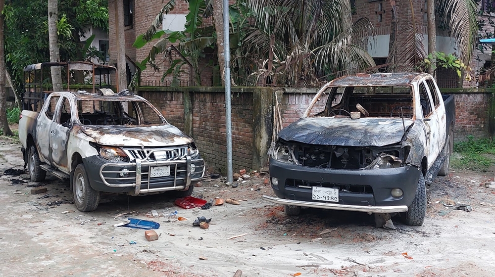 রামগঞ্জে আনোয়ার খানের বাসভবন ও ব্যবসা প্রতিষ্ঠানে হামলা ভাঙচুর