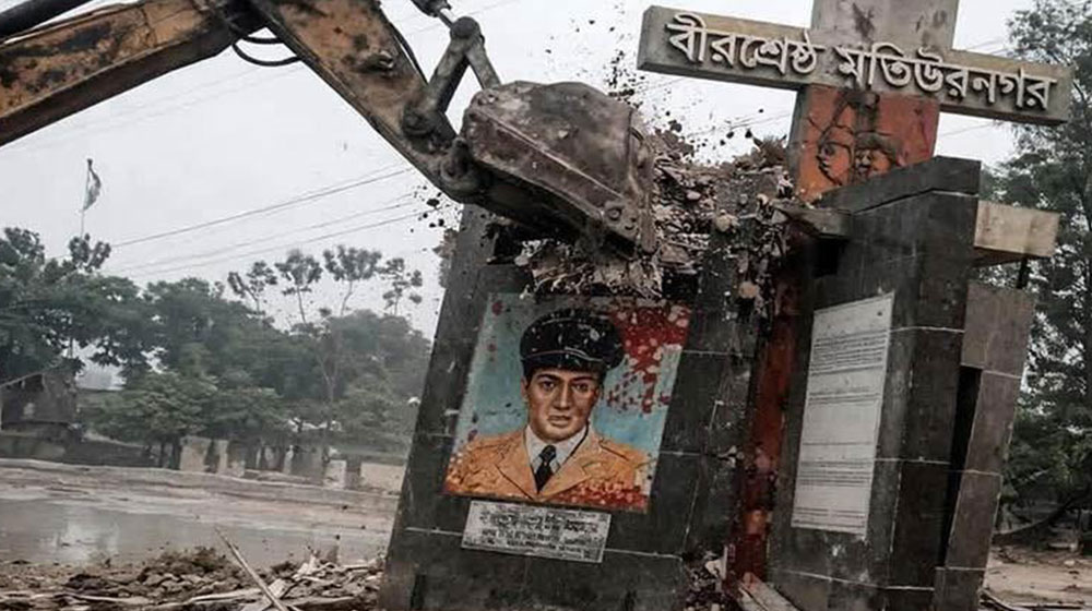 সাময়িক সরানো হলো বীরশ্রেষ্ঠ মতিউরের ভাস্কর্য, বড় আকারে পুনঃনির্মাণ শুরু শুক্রবার