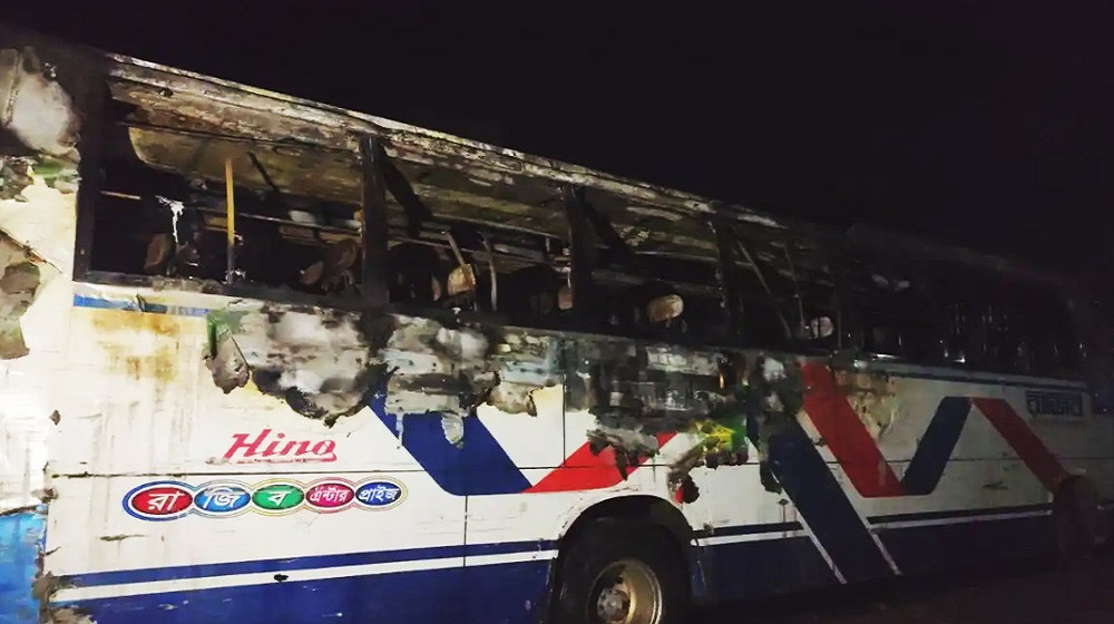 ভোটের রাতে বাসে আগুন