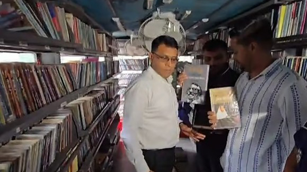 ভ্রাম্যমাণ লাইব্রেরি থেকে শেখ মুজিবুর রহমান ও হাসিনার বই সরিয়ে ফেলার নির্দেশ