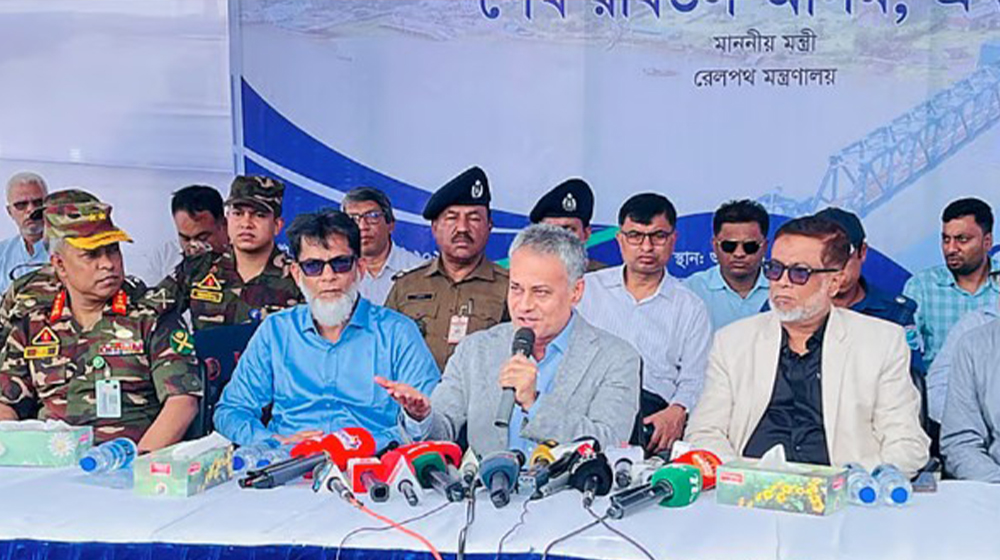পদ্মা রেলসেতুর পিলারের নিচের মাটি অপসারণে কোনো ঝুঁকি নেই: রেলমন্ত্রী