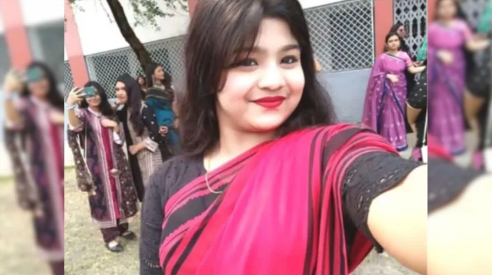বাবা বলেছিলেন চুপ করতে, লাকড়ির আঘাতে মেয়েকে চিরতরে চুপ করালেন গর্ভধারিণী মা