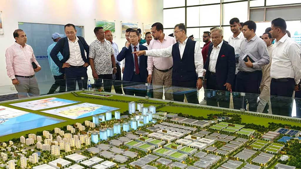বিনিয়োগকারীদের নিরাপত্তার আশ্বাস স্বরাষ্ট্রমন্ত্রীর