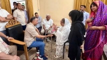 সাবেক এমপি খালেদা রাব্বানীকে দেখতে তার বাসায় প্রধানমন্ত্রী