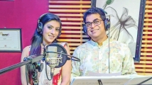 কবিতাপাঠে মৌ