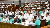 দেশ পুনর্গঠনে ‘ঘুরে দাঁড়ানোর বিকল্প নেই’: সংসদে প্রধানমন্ত্রী
