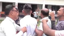 শৈলকুপায় জোর করে শিক্ষার্থীদের চুল কাটাকে কেন্দ্র করে হাতাহাতি