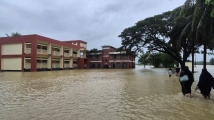টানা বর্ষণে বিপর্যস্ত কক্সবাজার: বন্যা ও পাহাড়ধসে ২৬ জনের মৃত্যু