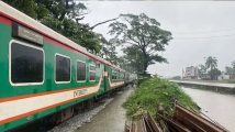 দীর্ঘ পাঁচ দিন পর চট্টগ্রাম-কক্সবাজার রুটে ট্রেন চলাচল শুরু