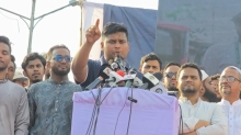 ফার্মের মুরগিরা রাস্তায় এসেছে বলেই আপনি মন্ত্রী হয়েছেন: হাসনাত
