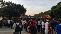 বুধবার বিক্ষোভের ঘোষণা দিয়ে সংসদ এলাকা ছাড়ল শিক্ষার্থীরা
