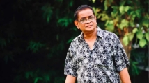 সৃষ্টিতে আজও বেঁচে হুমায়ূন আহমেদ