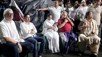 কলকাতায় মমতার ‘শহীদ দিবস’ মঞ্চে ভাঙচুর