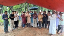 মৃত্যুর ২৫ বছর পর বুদ্ধিজীবী কবরস্থানে স্থানান্তর হলো আহমদ ছফার দেহাবশেষ