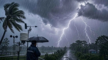 দেশের ১১ অঞ্চলে বজ্রবৃষ্টির আভাস, নদীবন্দরে সতর্কসংকেত
