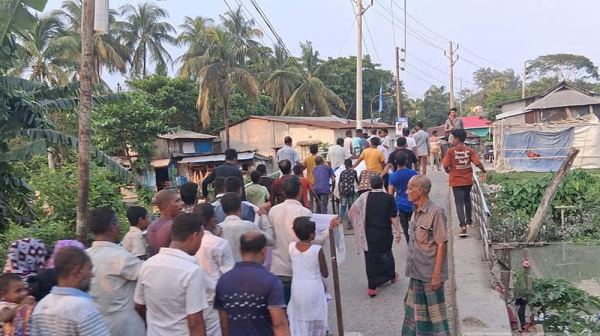 বরগুনায় মা ও দুই মেয়ের মৃত্যু: লাশ নিয়ে বিক্ষোভ, সিসিটিভির ফুটেজ প্রকাশের দাবি