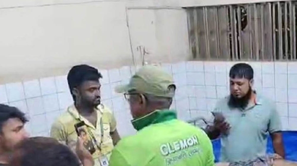 ভাগ্নিকে উত্ত্যক্তের প্রতিবাদে রাজমিস্ত্রিকে কুপিয়